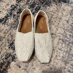 New White Lace Toms-Size 6